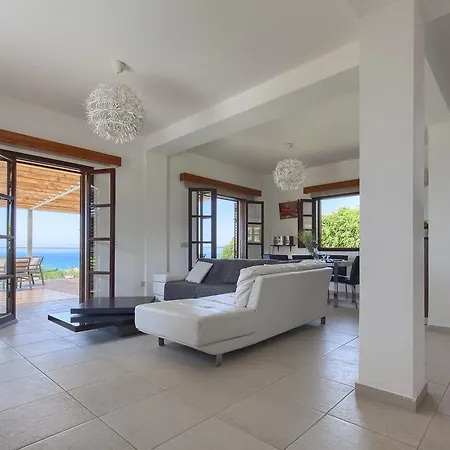 Villa Sea View No 1 *